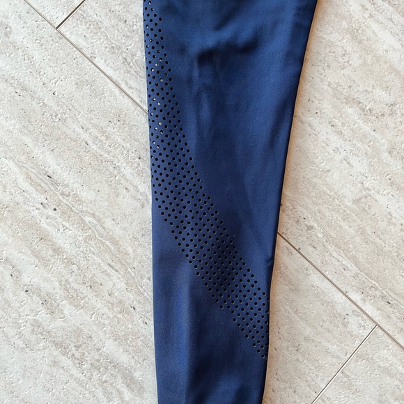 PINK Active leggings. Navy. Size small NWT*** - Picture 3 of 4